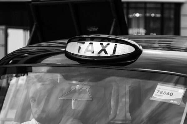 Street Fotografie mit einem Taxifahrer