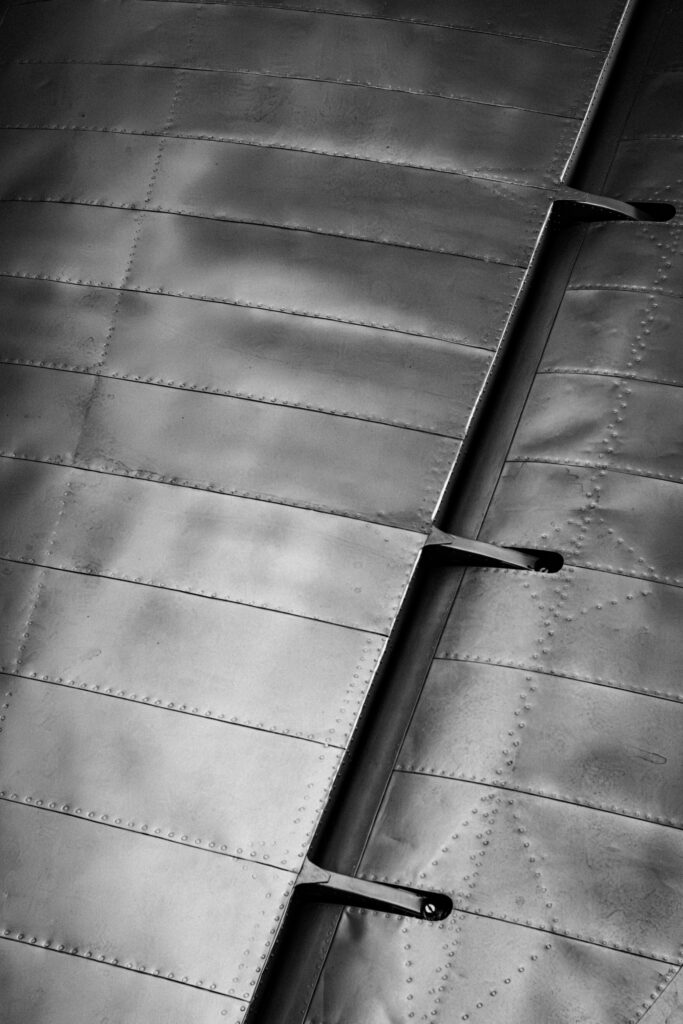 Ein Studie eines Flugzeugflügels